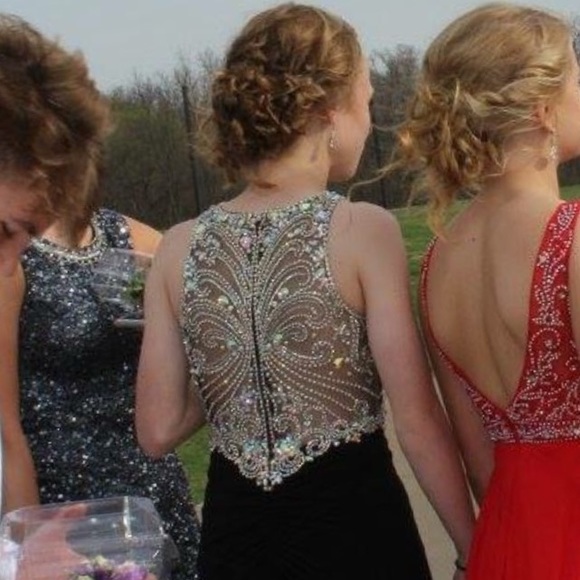 Prom dress - Picture 2 of 3